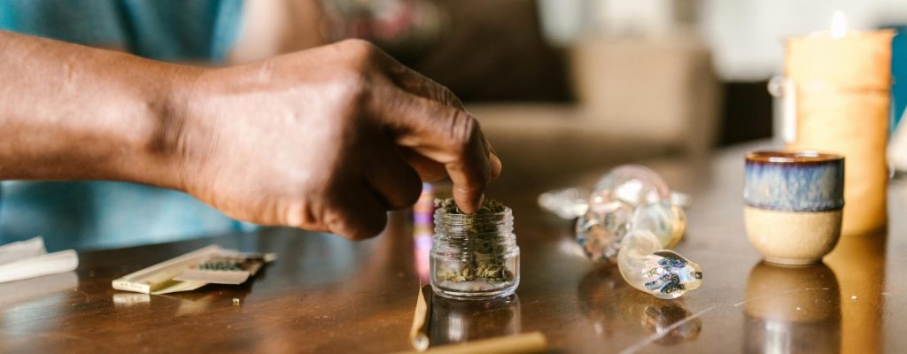 weed pipe cleaning